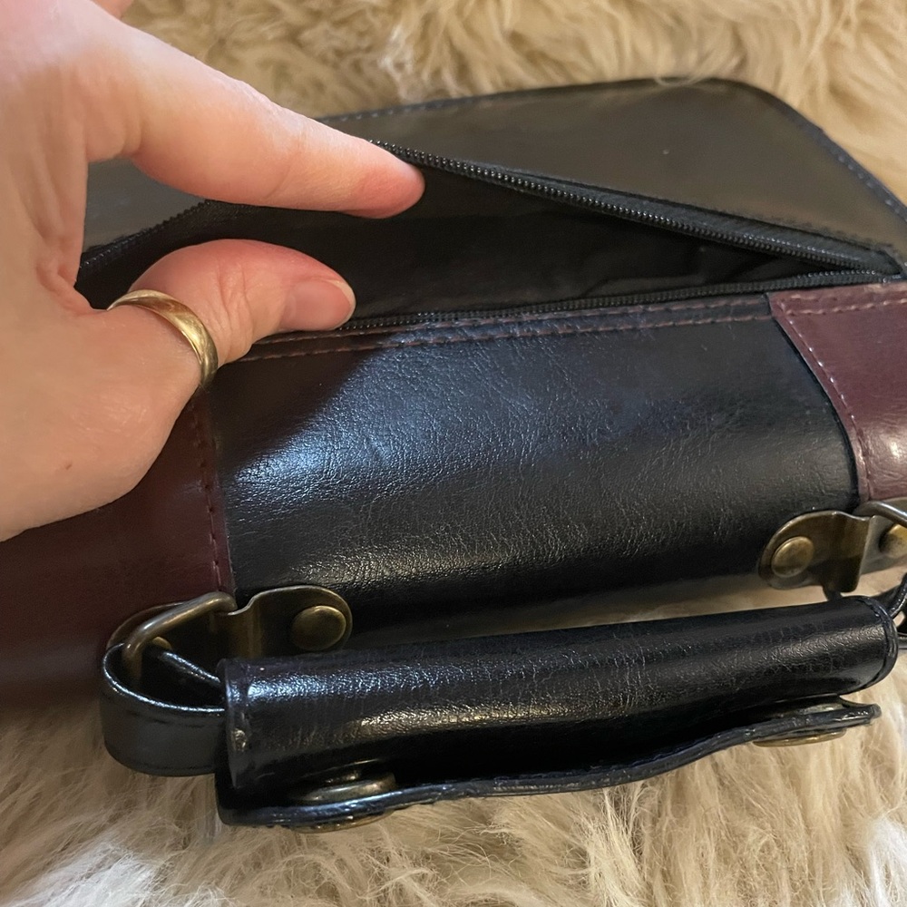 Georgini Vintage Faux Leather Minibag in Brown and Green - Picture 2 of 9